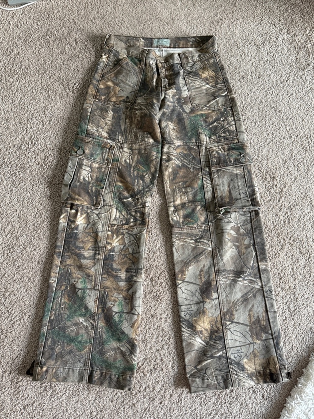 Camo Cargo Low Rise Pants in Green & Brown